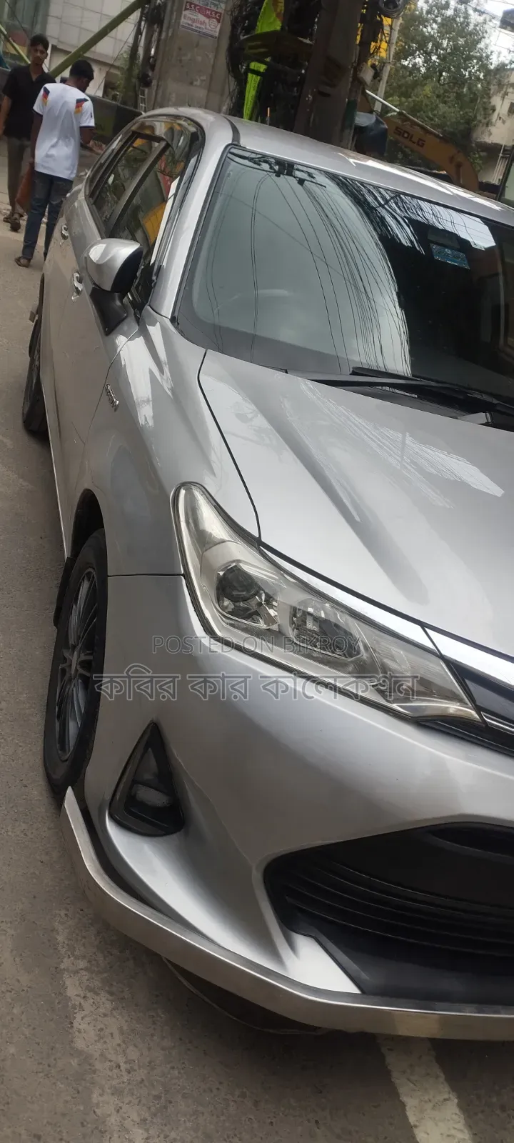 Toyota Corolla Fielder 2017 Silver