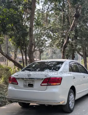 টয়োটা প্রিমিও ২০১৮ সাদা