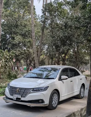 টয়োটা প্রিমিও ২০১৮ সাদা
