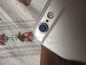 অ্যাপল আইফোন ৬এস ৬৪ জিবি সিলভার