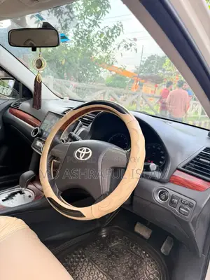 টয়োটা অ্যালিয়ন ২০১০ পার্ল