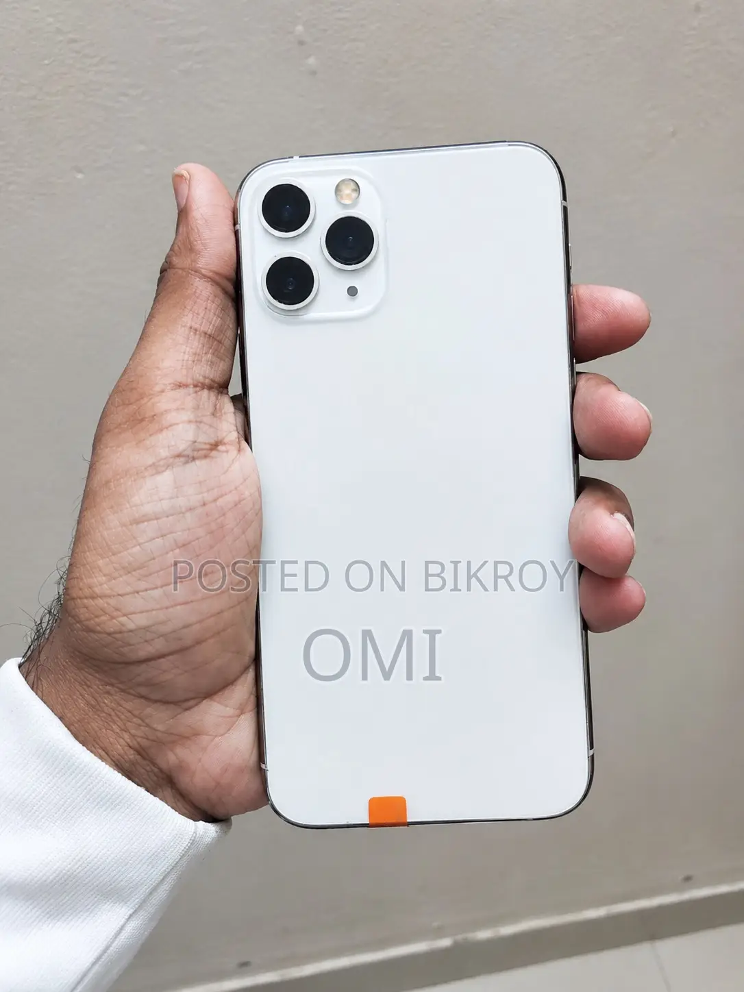 অ্যাপল আইফোন ১১ প্রো ২৫৬ জিবি সিলভার