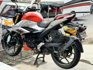 Suzuki Gixxer SF FI 2024 Silver