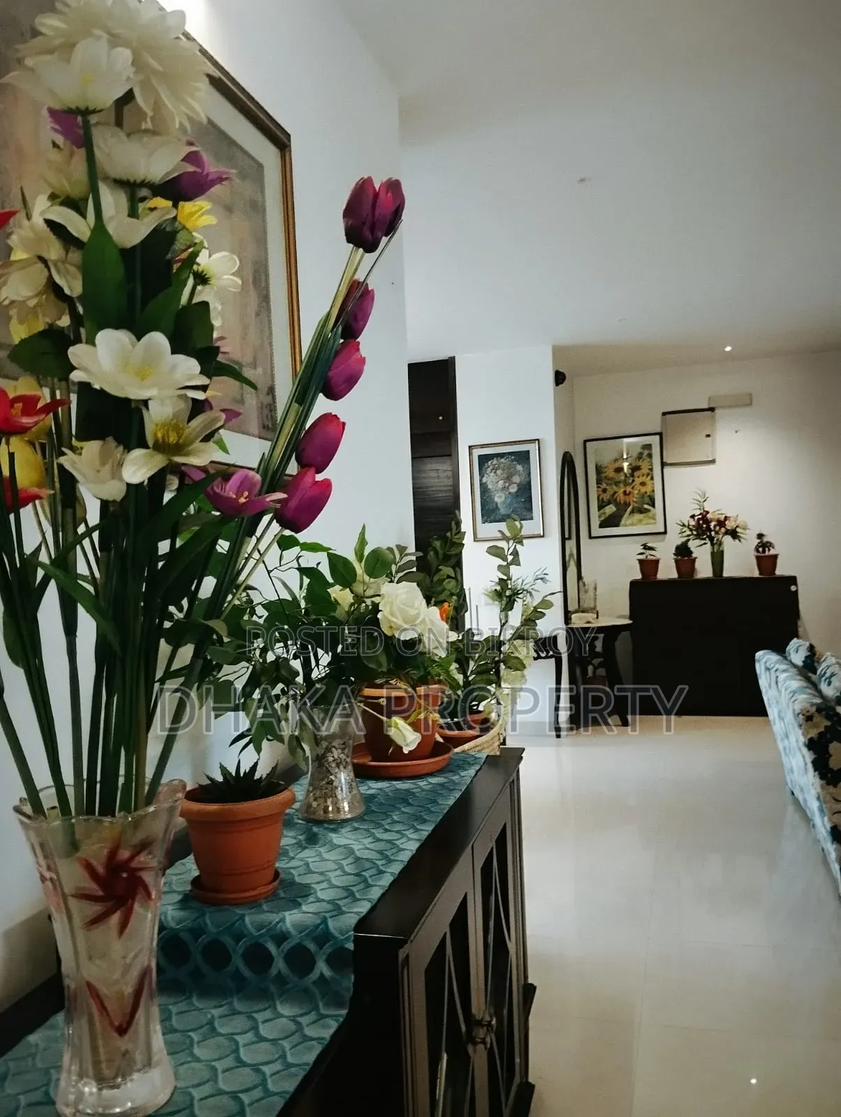বনানীতে ৩ বেডরুমের ফার্নিশড অ্যাপার্টমেন্ট ভাড়ার জন্য