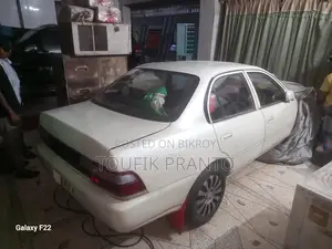 Toyota Corolla 1.3 Sedan 1993 White