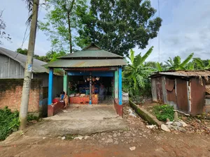 দোকানসহ জমি বিক্রি হবে
