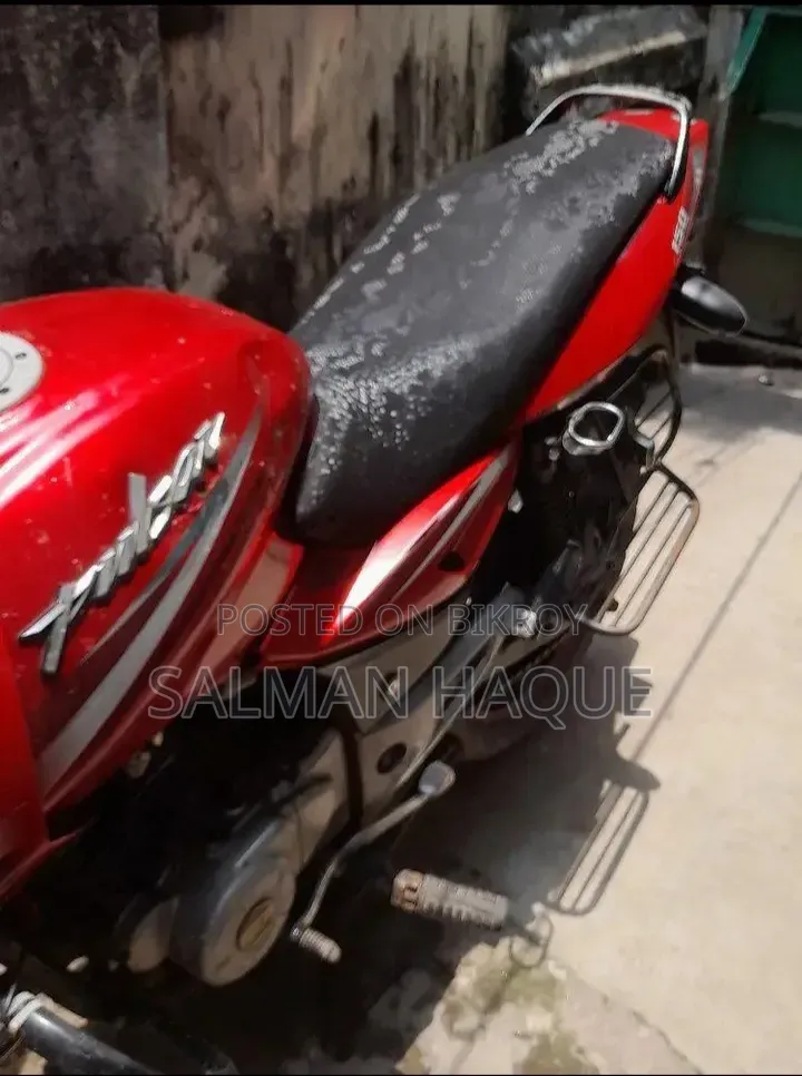 Bajaj Pulsar 150 2012 Red