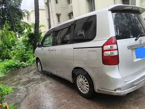 Toyota Noah 2013 Silver