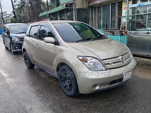 Toyota IST 2004 Silver