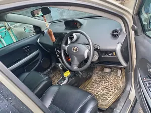 Toyota IST 2004 Silver