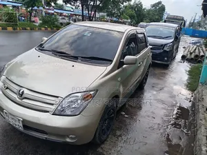 Toyota IST 2004 Silver