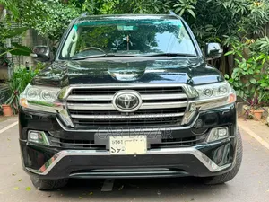 টয়োটা ল্যান্ড ক্রুজার ৪.৫ ভি৮ ভিএক্সআর ২০১৯ কালো