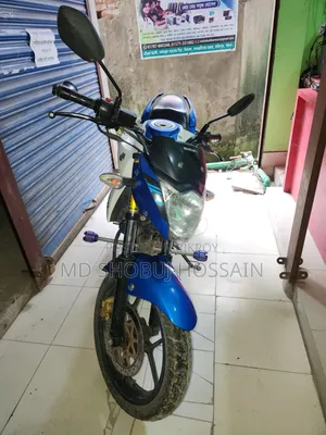 সুজুকি জিক্সার মনোটোন ২০১৭ সাদা