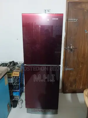 Singer brand 190-liter fridge for sale.
