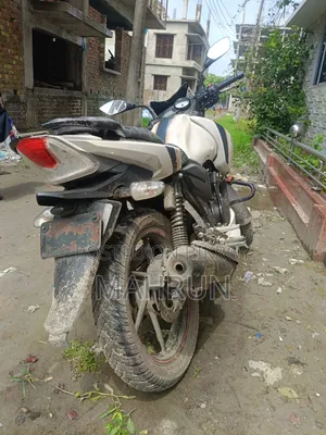 টিভিএস অ্যাপাচি আরটিআর ১৬০ ২ভি ২০২২ হোয়াইট