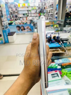 Samsung Galaxy S22+ 5G 256 GB White