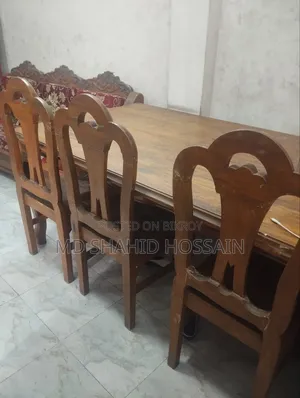 Victoria Dining Table