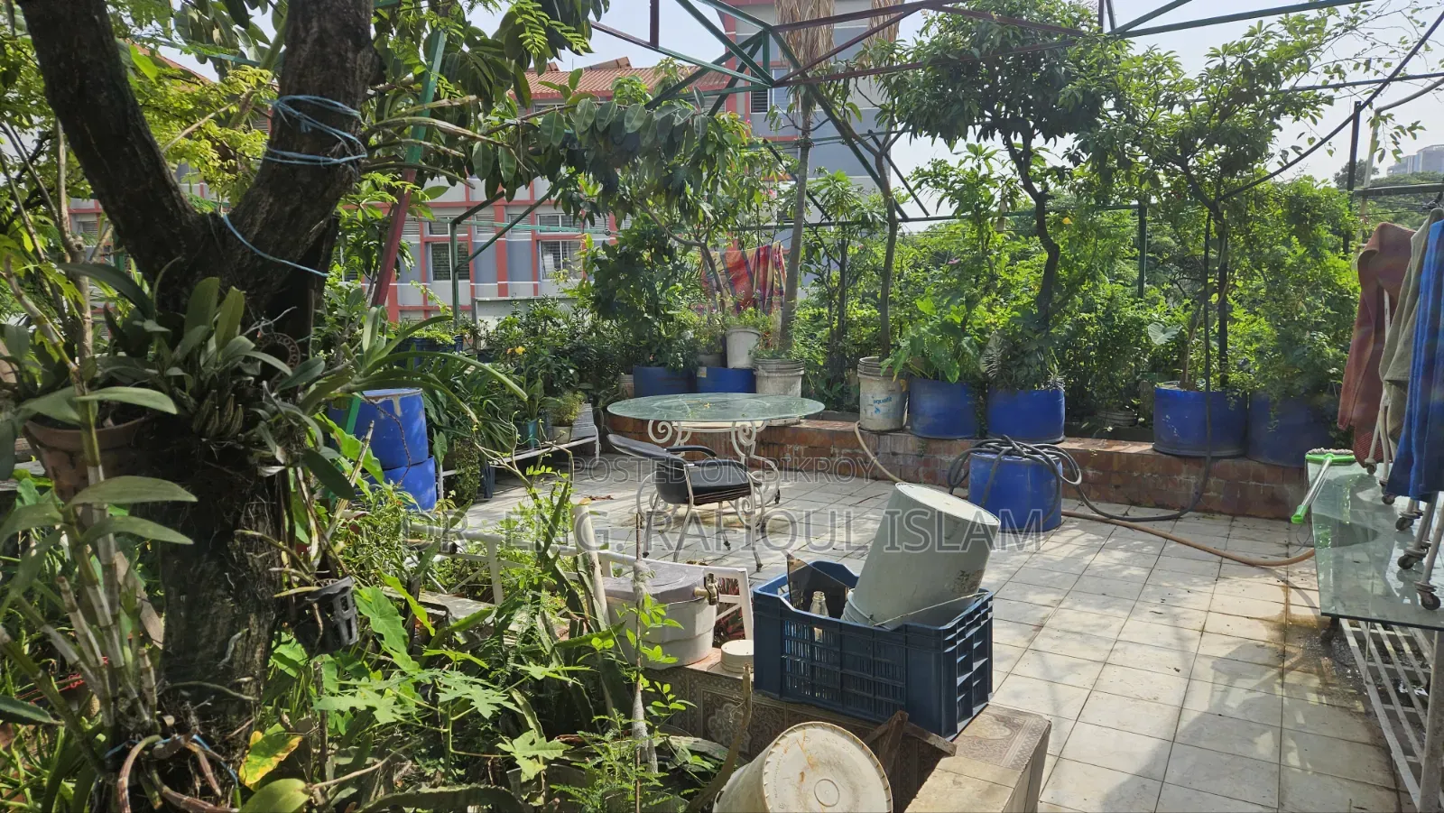 রুম ভাড়া ফার্নিশড এসি নন-এসি