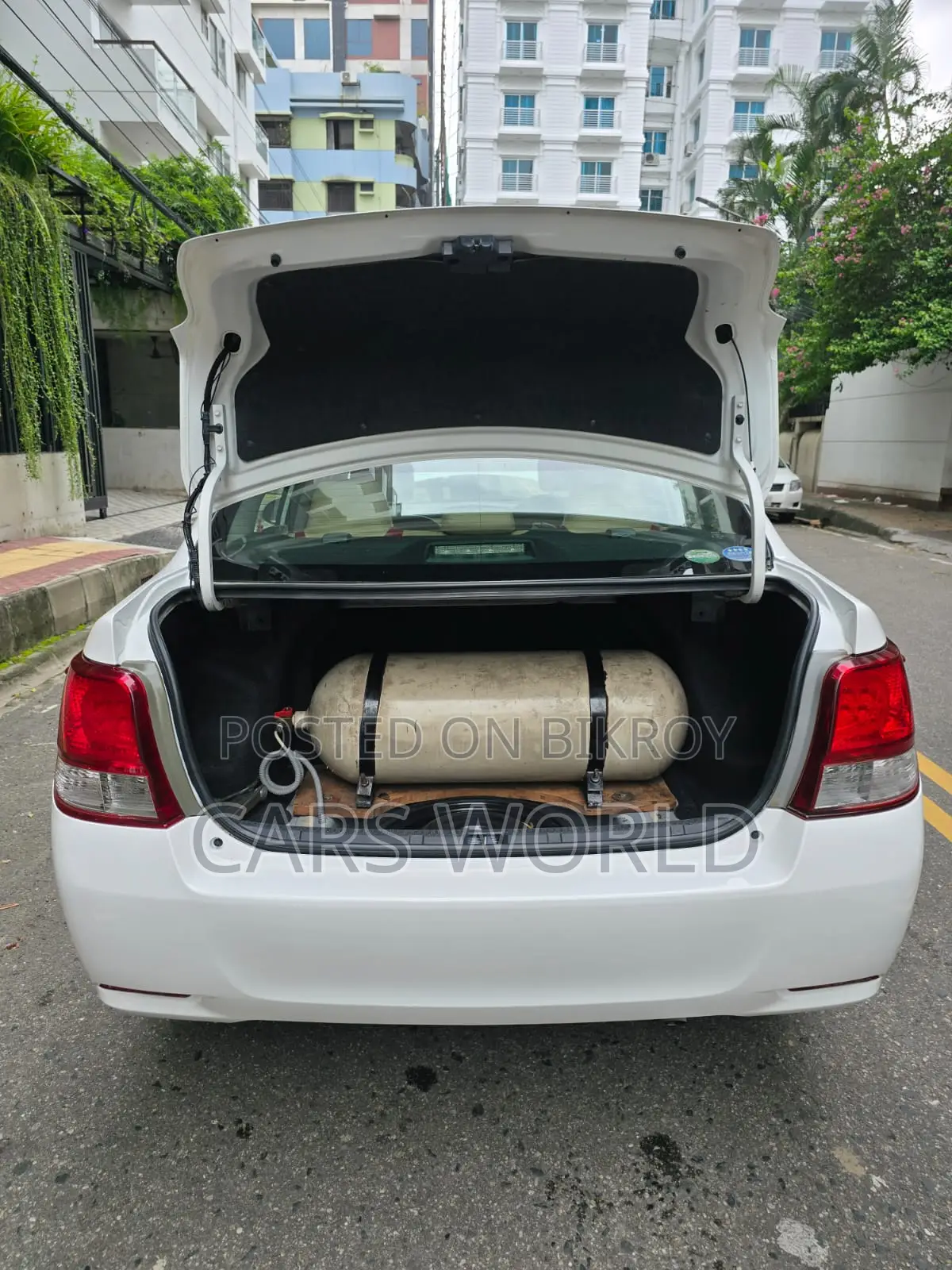 টয়োটা এক্সিও ১.৩ এক্স ২ডব্লিউডি ২০১৩ সাদা