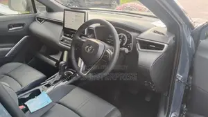 Toyota Corolla Cross 2025 Gray