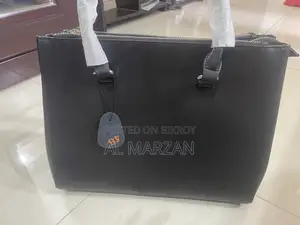 লেদার হ্যান্ডব্যাগ