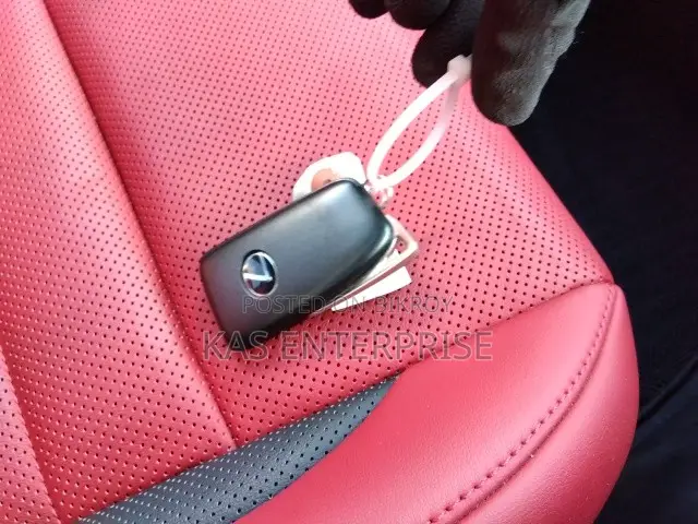লেক্সাস আরএক্স ২০২০ পার্ল
