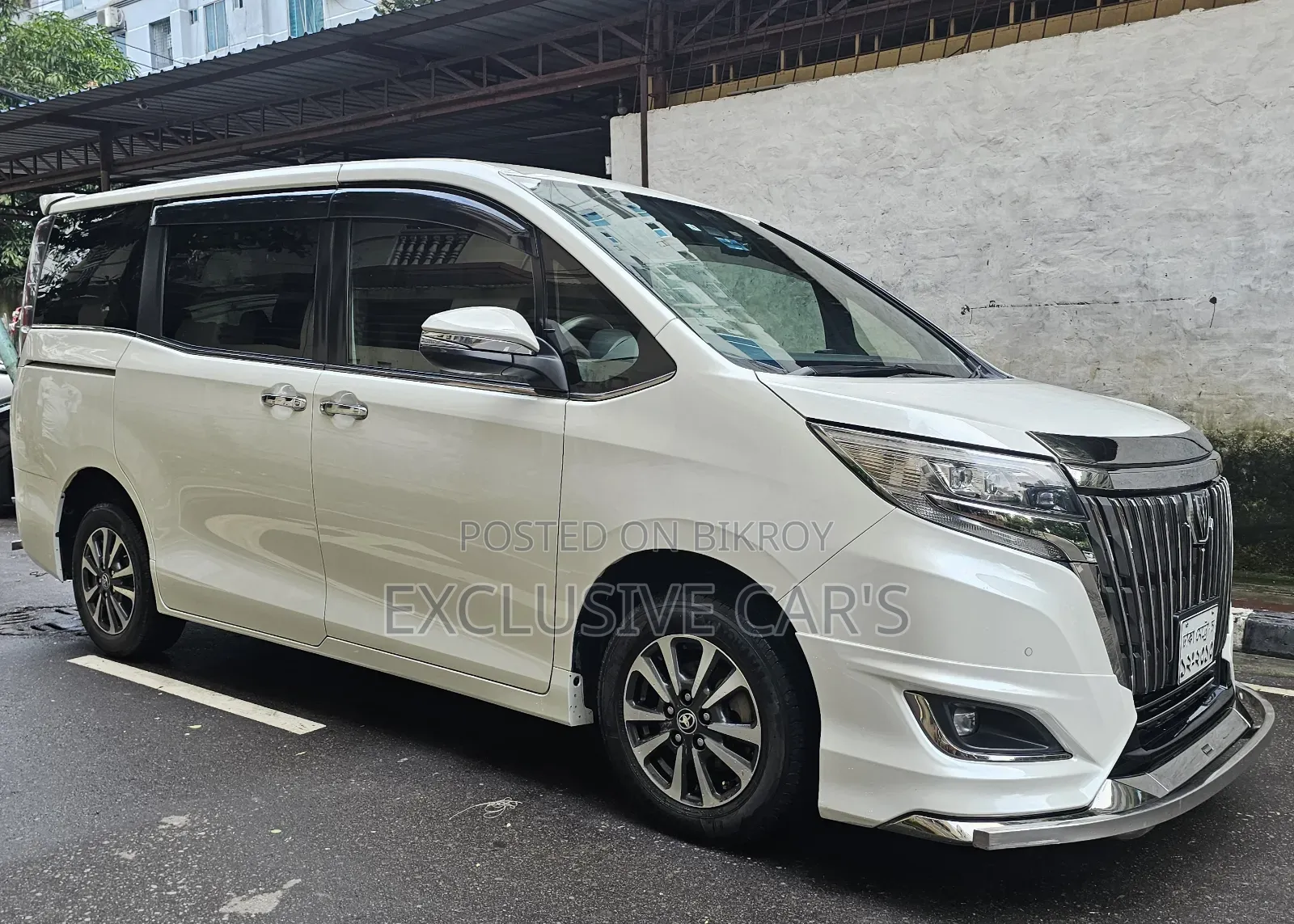 Toyota Esquire 2019 Pearl