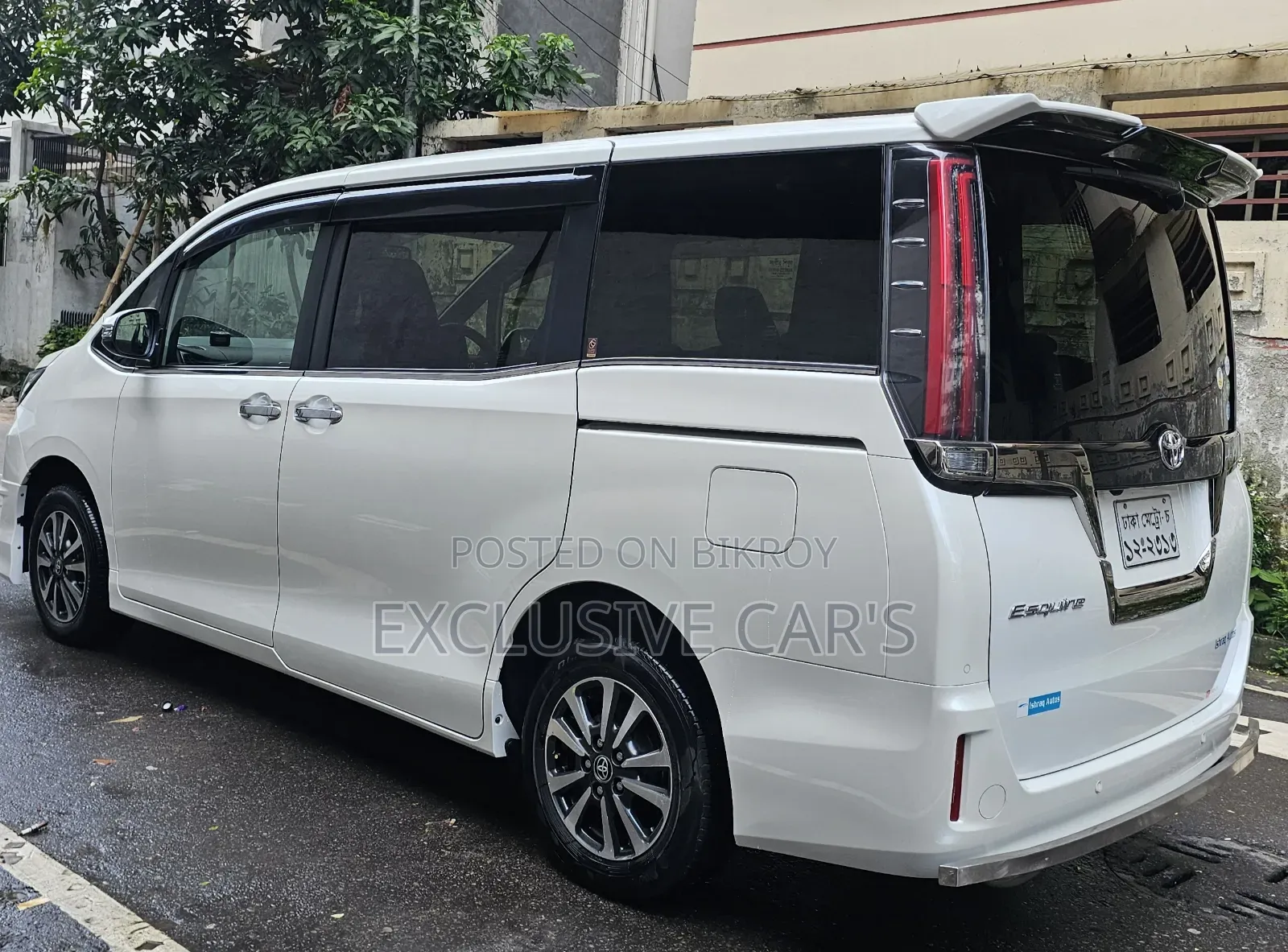 Toyota Esquire 2019 Pearl