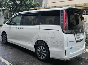Toyota Esquire 2019 Pearl