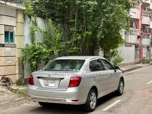 টয়োটা এক্সিও ২০১৫ সিলভার