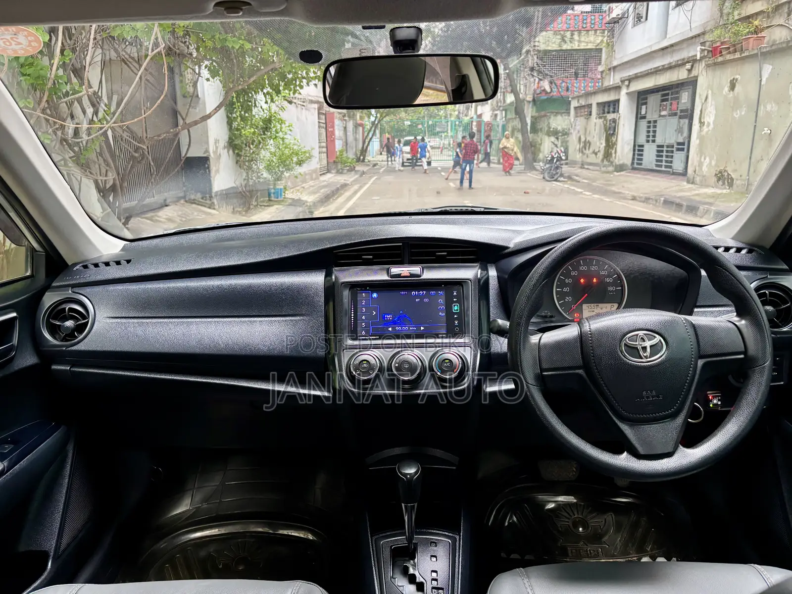 টয়োটা এক্সিও ২০১৫ সিলভার