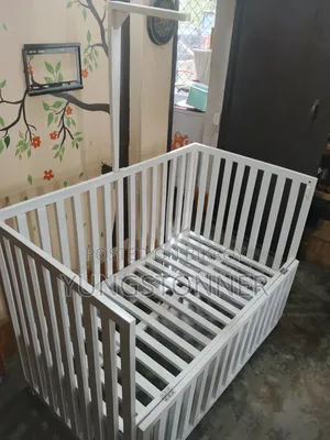 শিশুর বেবি বেড ক্রিব