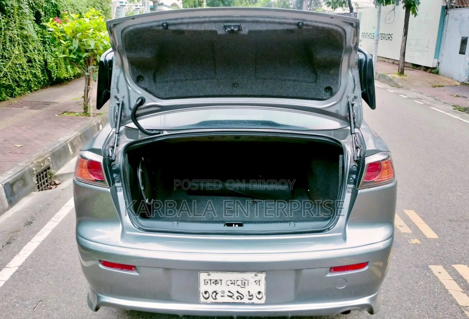 মিতসুবিশি ল্যান্সার ২০১২ ধূসর
