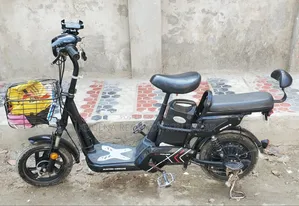 মোটরসাইকেল ২০২৪ ব্ল্যাক
