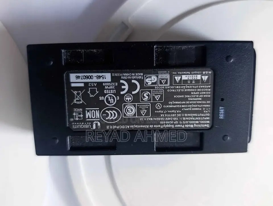 Ubiquiti UAP-AC-LR UniFi Access Point With Original 24v POE Adapter