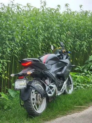 সুজুকি জিক্সার এসএফ ২০২৩ ব্ল্যাক