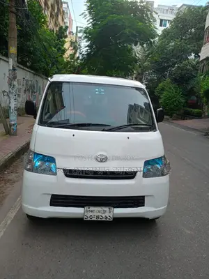 Toyota Noah 2011 White