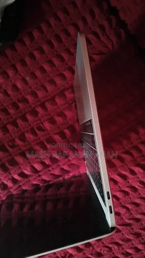 Laptop Apple MacBook Pro 2017 8GB Intel Core I5 HDD 512GB