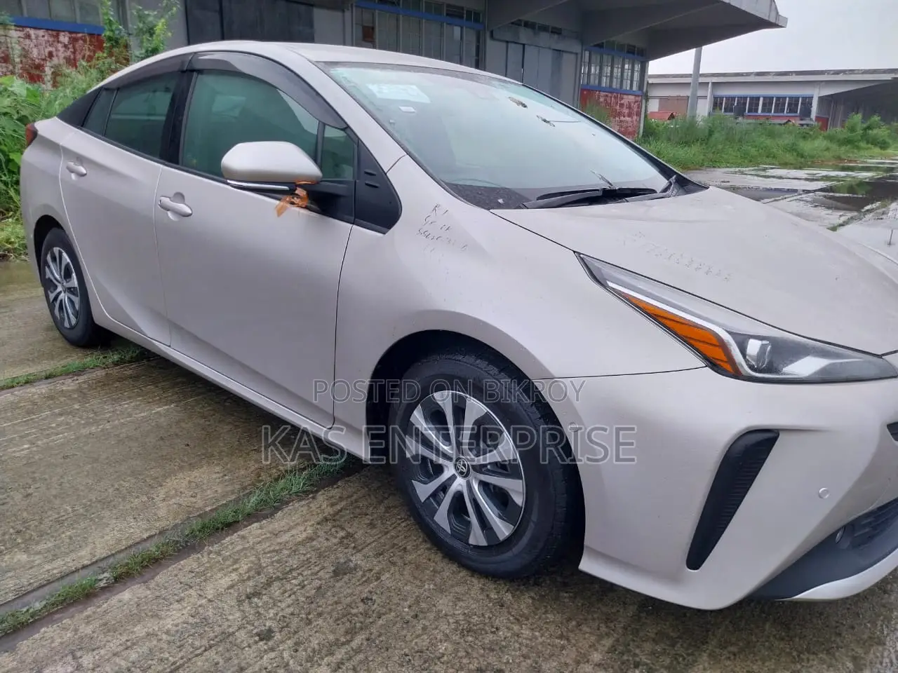Toyota Prius 2021 Beige