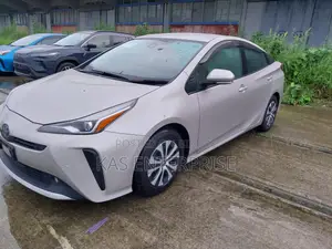 Toyota Prius 2021 Beige