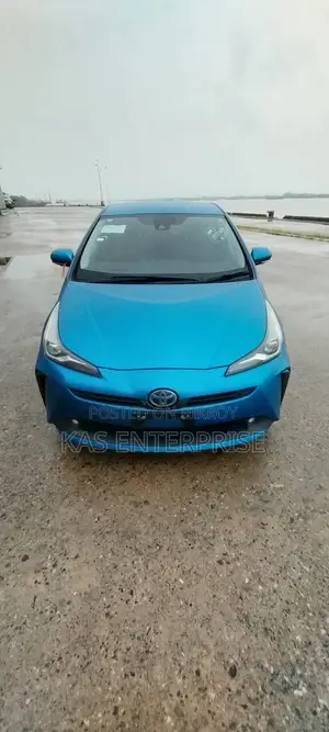 Toyota Prius 2021 নীল