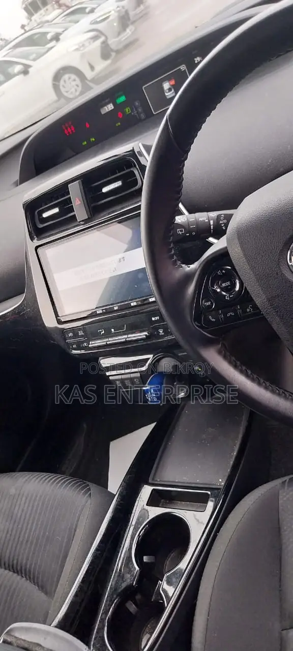 Toyota Prius 2021 নীল