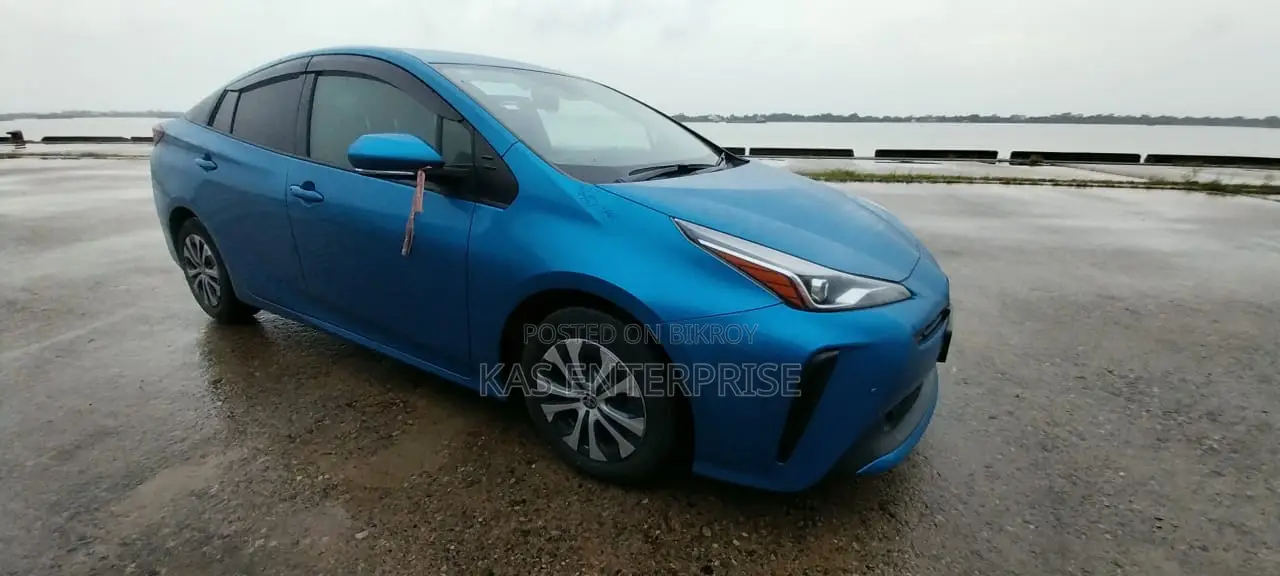 Toyota Prius 2021 নীল
