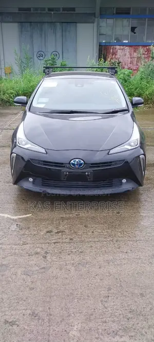 Toyota Prius 2021 কালো
