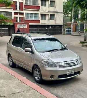 Toyota Raum 1.5 Front-Wheel Drive 2005 Gold