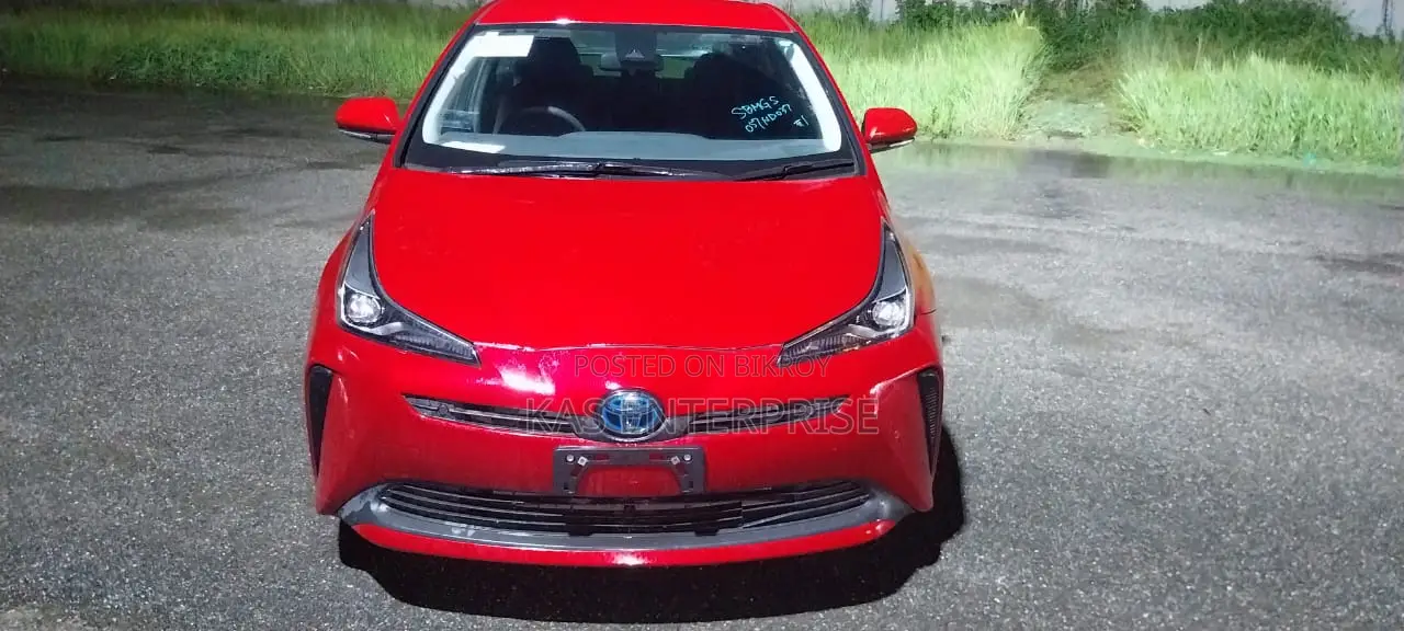 Toyota Prius 2021 Red