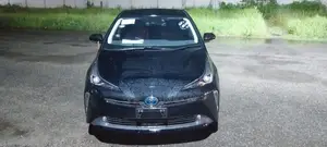 টয়োটা প্রিয়াস ২০২১ কালো