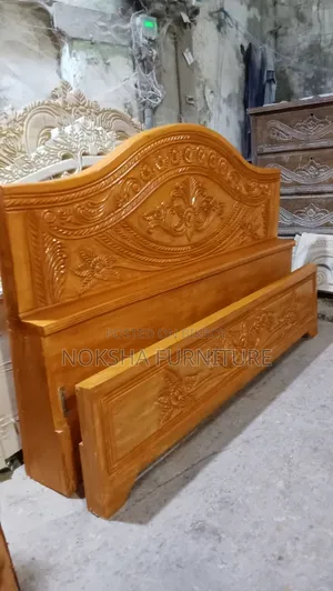Made with 2.5 inch solid Akashmoni wood