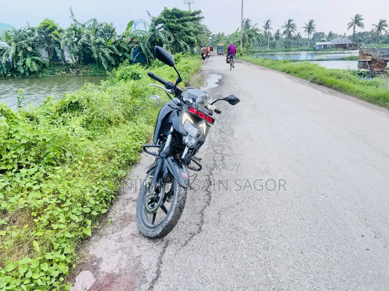 নতুন টিভিএস অ্যাপাচি আরটিআর ১৬০ ৪ভি ২০২১ কালো