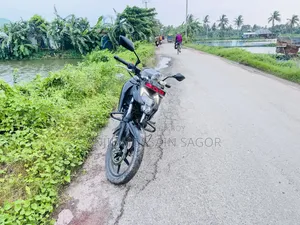 নতুন টিভিএস অ্যাপাচি আরটিআর ১৬০ ৪ভি ২০২১ কালো